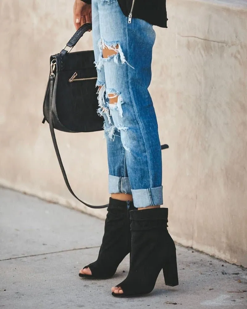 Boyfriend Ripped Jeans - Trendy Mid-Waist Big Rips for Women