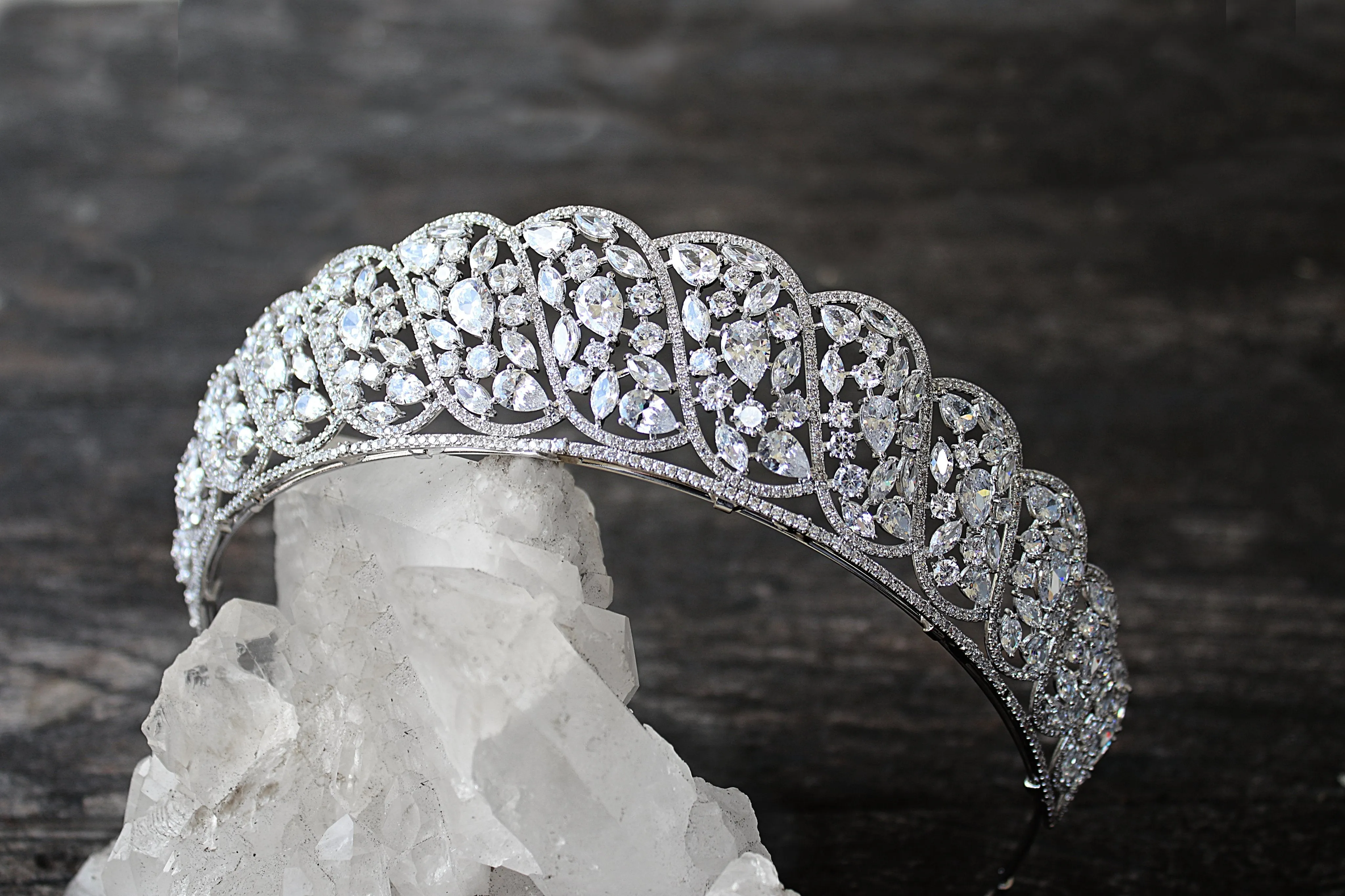 DELIA Tiara