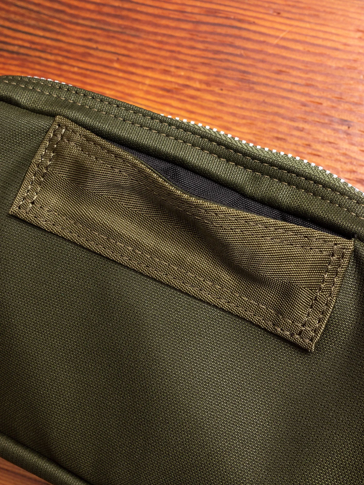 "Flying Ace" Shoulder Bag (S) in Olive Drab